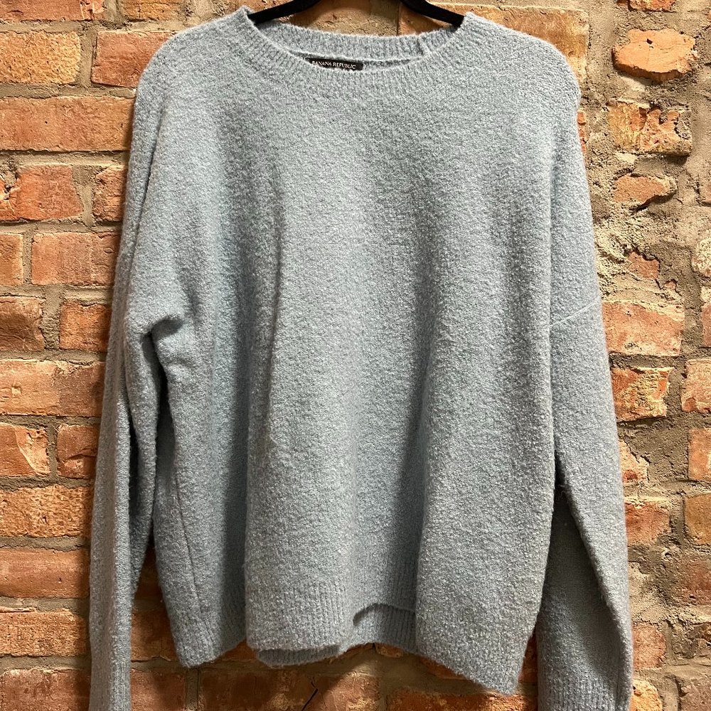 banana republic light blue crew neck sweater, size M